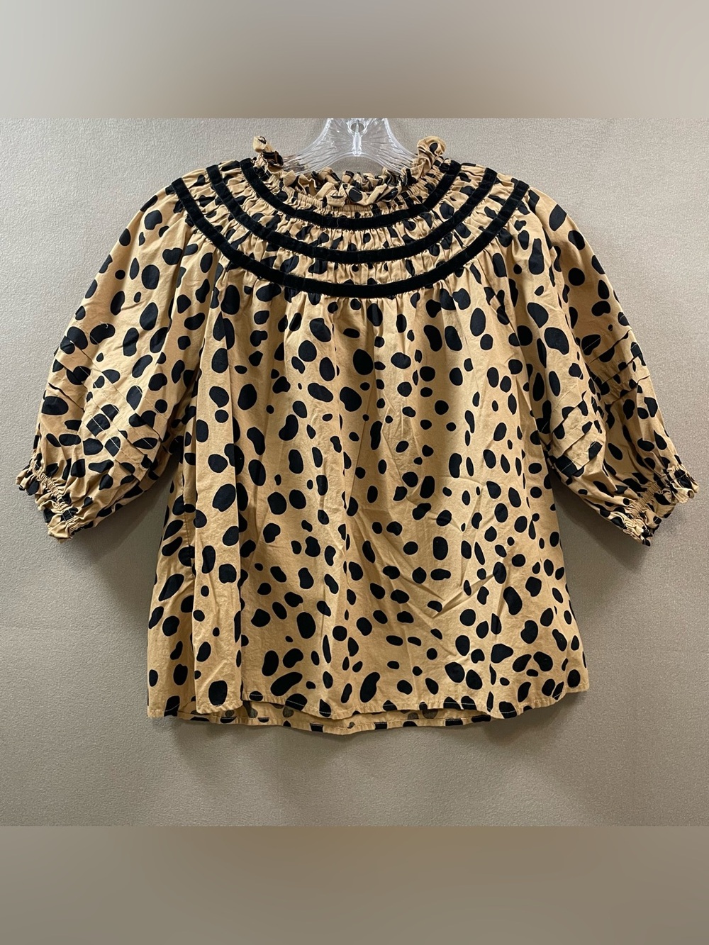 Crown & Ivy women’s leopard print ruffle Smocked Neck extra small animal